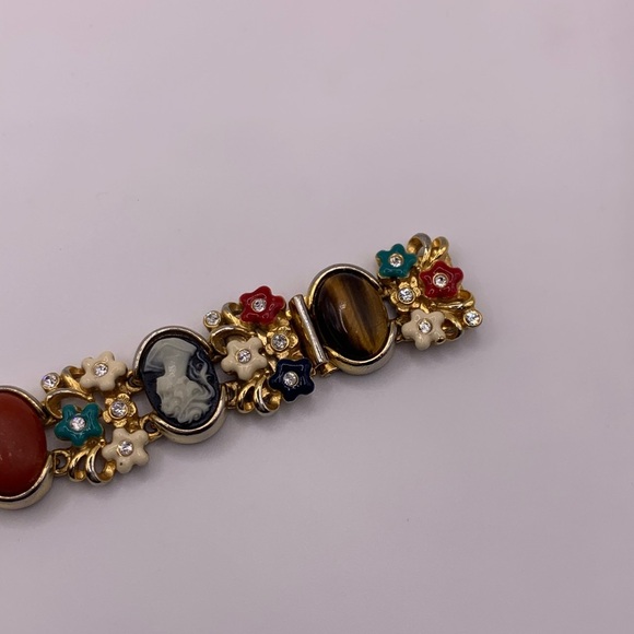 โจ Gorgeous Vintage JBK cameo and precious stones bracelet - Picture 14 of 17